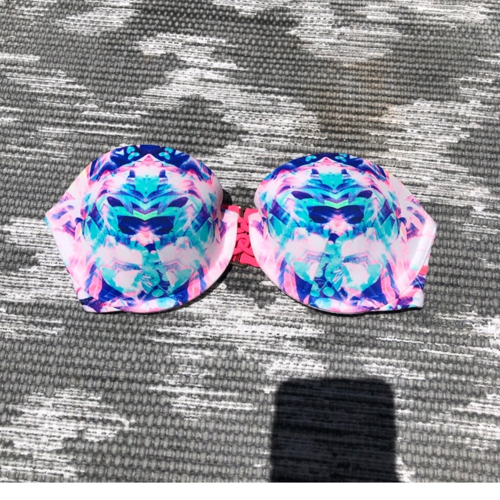 Victoria’s Secret swimsuit top